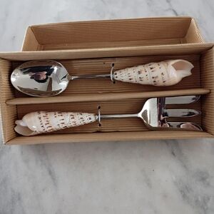 Seashell Handle Serving Spoon and Fork Set - Cream Brown